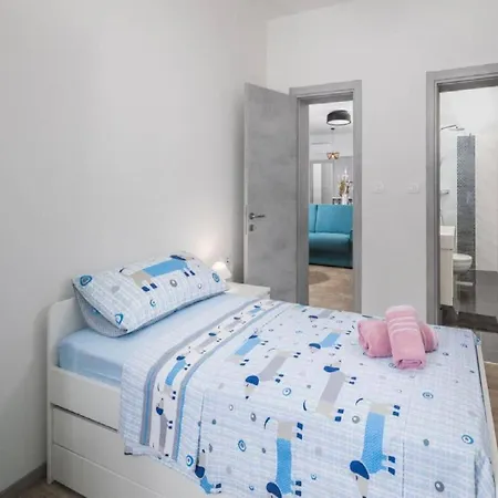 Three Bedroom Villa, Pool, Private Garden * Labin (Istria)