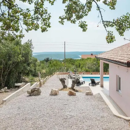 Villa Three Bedroom Villa, Pool, Private Garden