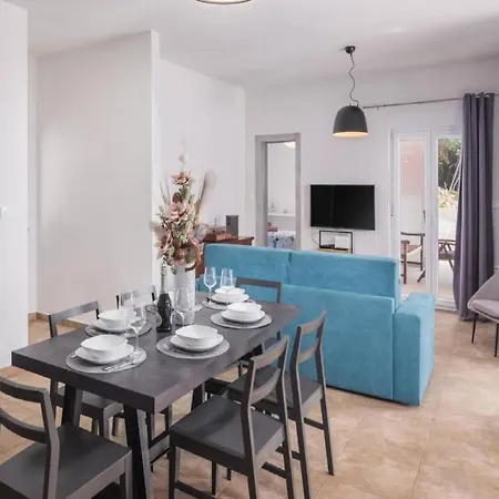 Three Bedroom Villa, Pool, Private Garden