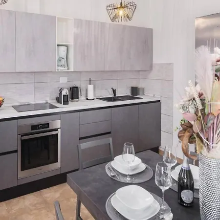 Villa Three Bedroom Villa, Pool, Private Garden Labin (Istria)