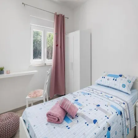 Three Bedroom Villa, Pool, Private Garden